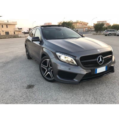 Parrilla frontal Mercedes GLA W156 tipo 45 AMG Negra