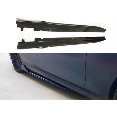 Añadido extension de taloneras look M Performance BMW Serie 4 G22 Coupe Negro Brillo