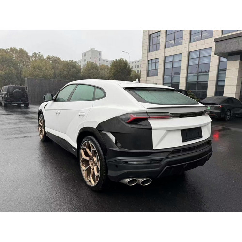 Kit de carrocería Lamborghini Urus 2018-2022 Conversión a diseño 2023 con Fibra de Carbono