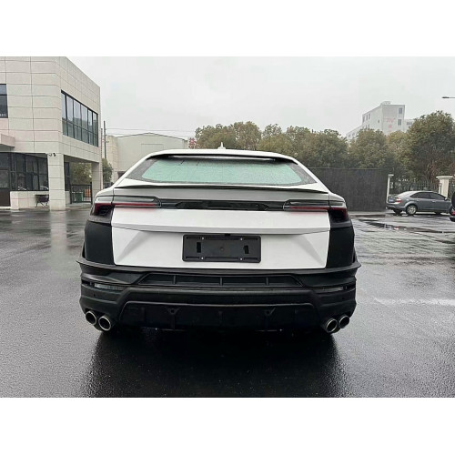 Kit de carrocería Lamborghini Urus 2018-2022 Conversión a diseño 2023 con Fibra de Carbono