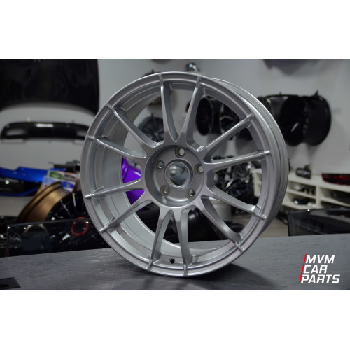 Juego de 4 Llantas 18 Tipo OZ Ultraligera Ultralight Silver Plata VW059