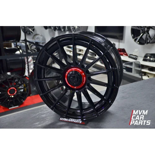 Juego de 4 Llantas 19 Aero Black Red Cap VW067 Look OZ Superturismo