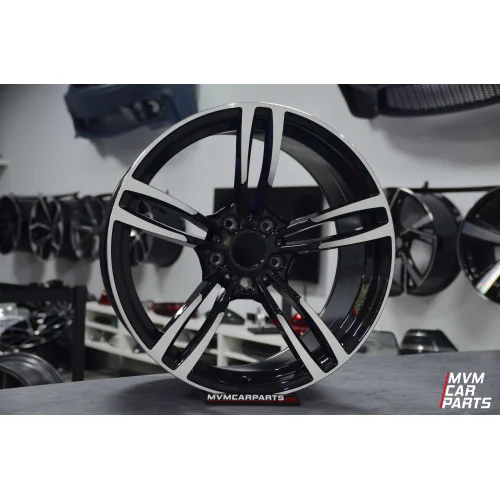 Juego de 4 Llantas 18 BMW M4 F82 Black BM017