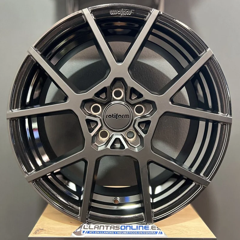 Juego de 4 Llantas Rotiform KPS Negro 8