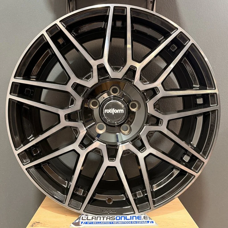 Juego de 4 Llantas Flowforming Rotiform TDX Negro-pulido tintado 8